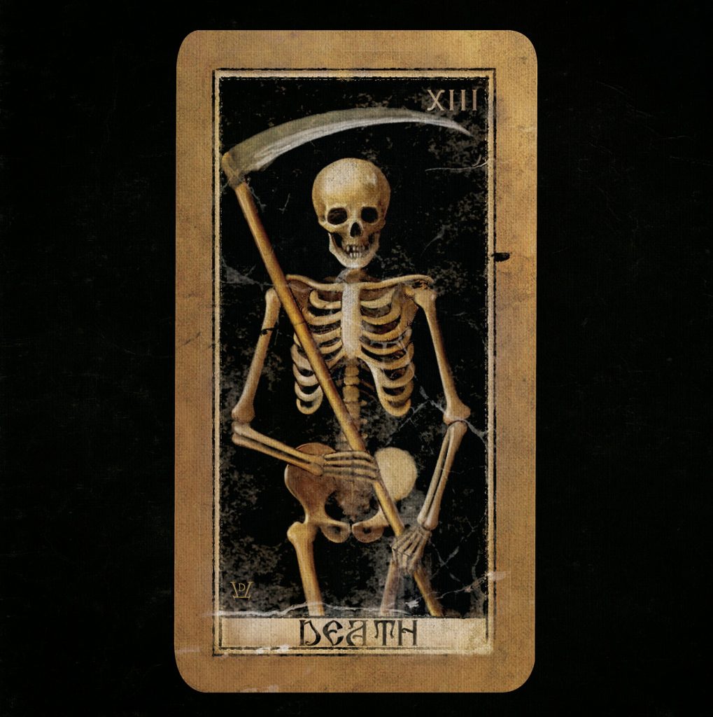 Carte de tarot sombre représentant un squelette debout tenant une faux, avec l’inscription “Death” au bas de l’image.